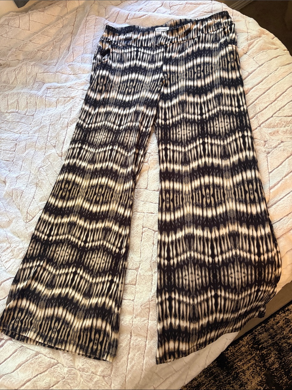 JohnPaulRichard Black and Cream Wide Leg Printed Pants